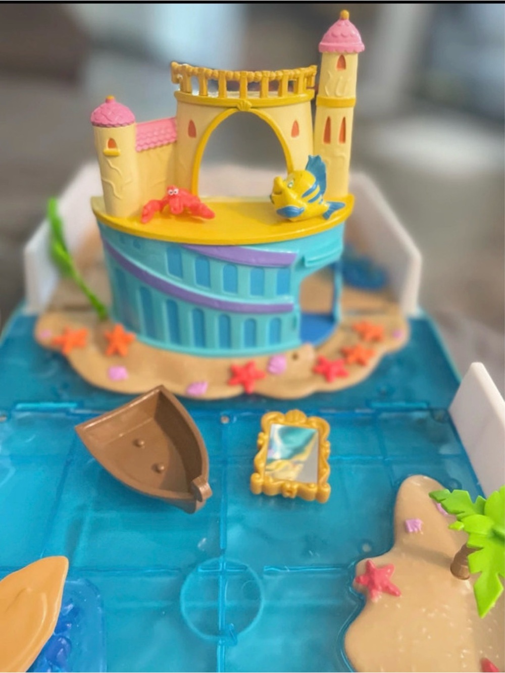 DISNEY Little Mermaid Playset Toy - Castle and Miniature Accessories
